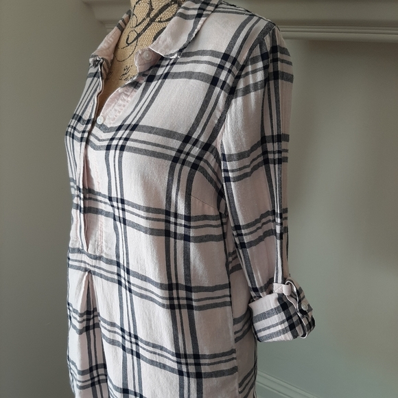 CROWN & IVY PINK PLAID TOP - Picture 11 of 13